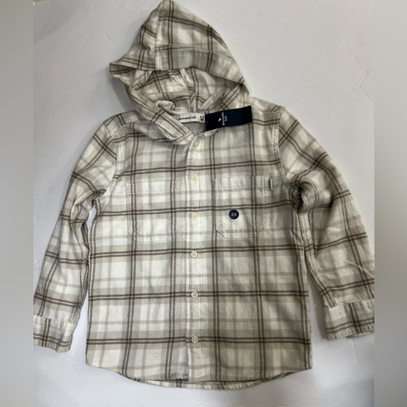 NWT🏷️ Abercrombie Kids 🫎BOY FLANNEL WITH HOOD 🧥SIZE 5-6 - Picture 1 of 6